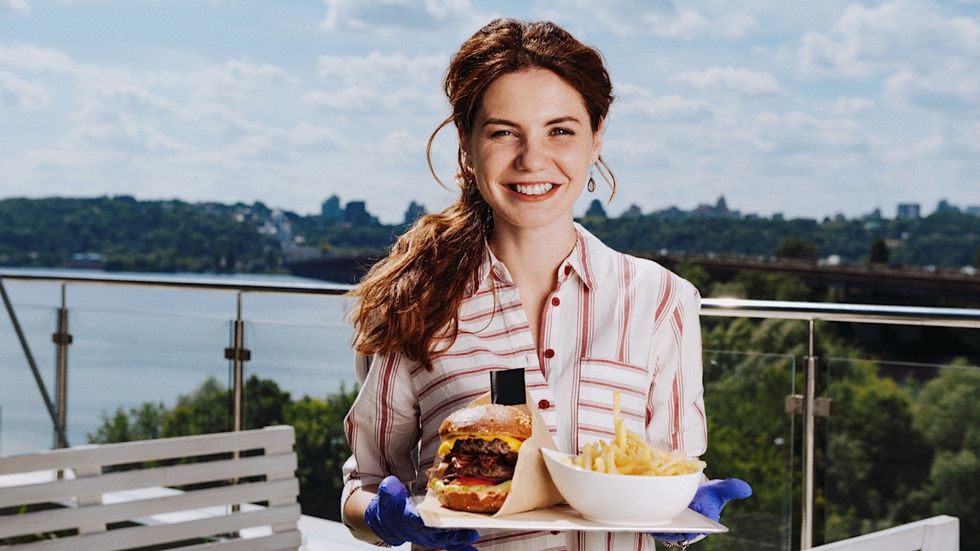 4 Things You Should Know About Your Local Waitress BEFORE Going Out To Eat