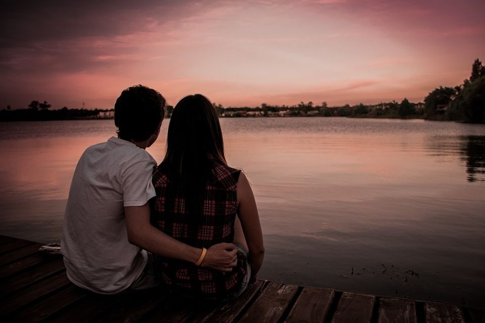 5 *Flashing Bright Red* Signs That Prove You Are Most Definitely In A Toxic Relationship