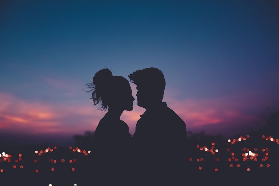 An Open Letter To All 'Hopeless Romantics' Navigating College Hookup Culture, Based on Science