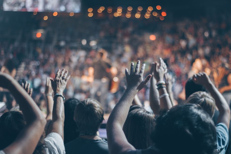 12 Easy Hacks That Will Make You A Pro Concert Goer