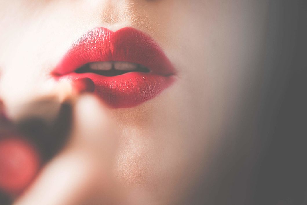 How My Love For Makeup Ruined My Confidence