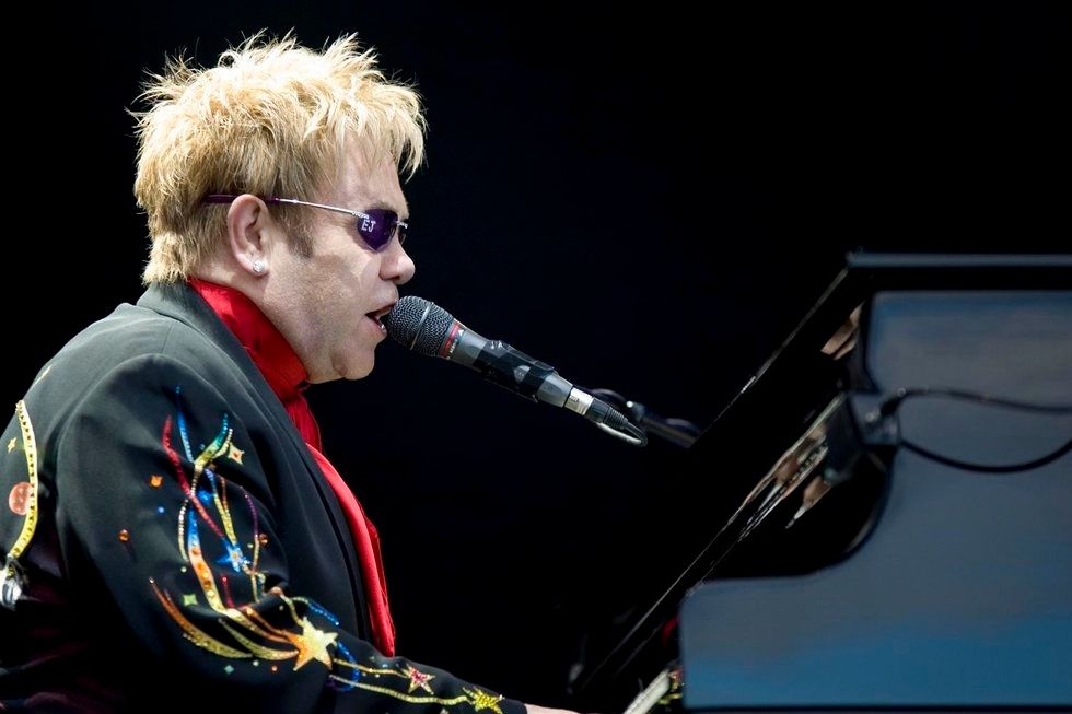 10 Elton John Songs You Need On Your Road Trip Playlist
