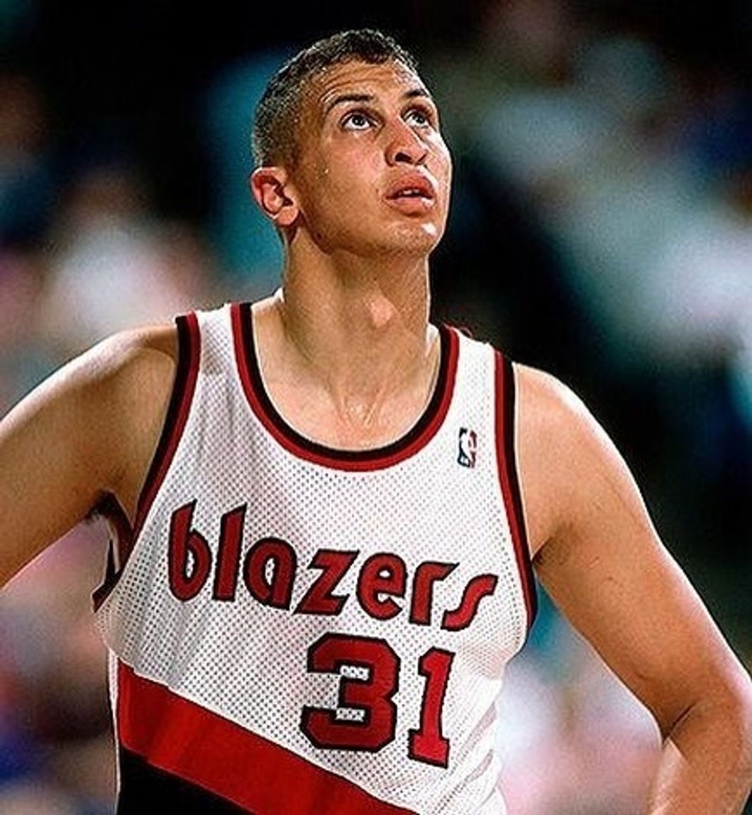 10 Biggest NBA Draft Busts Of All Time