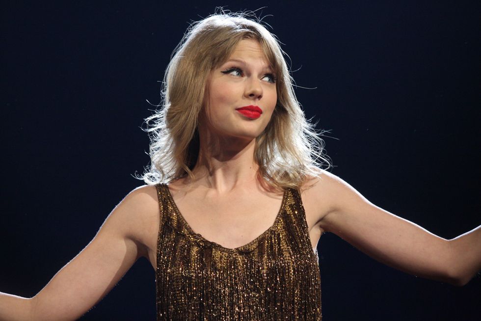 I'm back to explain that you need to stop UNDERMINING taylor swift