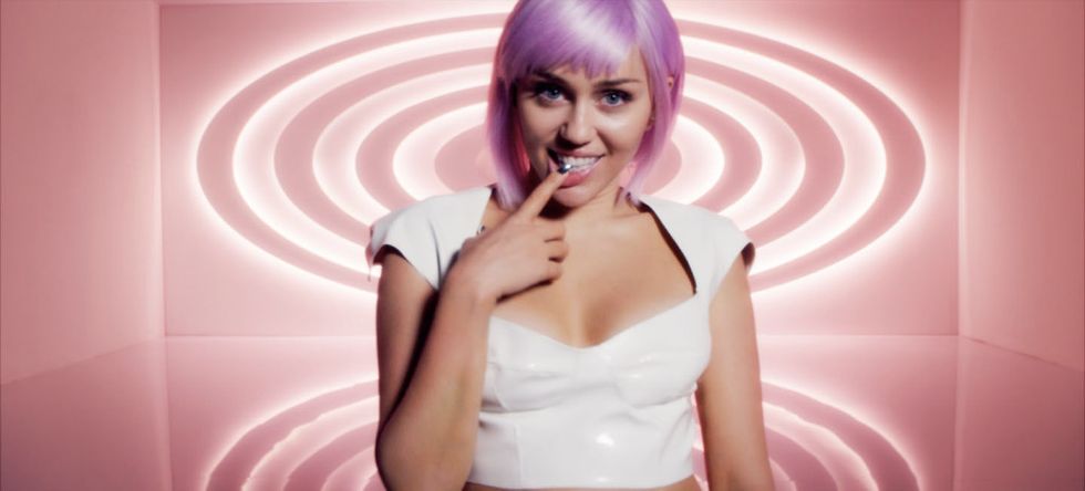Ashley O's 'On A Roll' Actually Slaps And I Don't Care If It's From Black Mirror