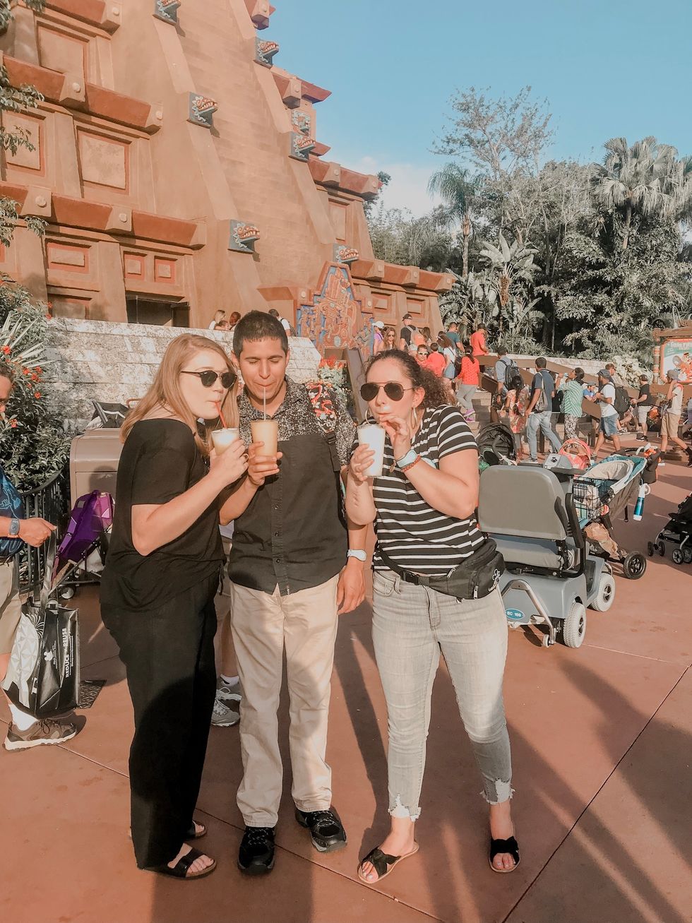 To The Hopeless Romantics Who Aren't Currently Being Romanced