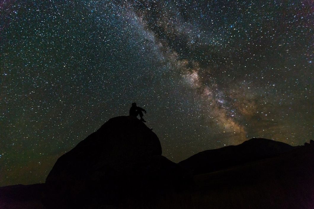 10 Mini Existential Crises I Have When I Look Up At The Night Sky