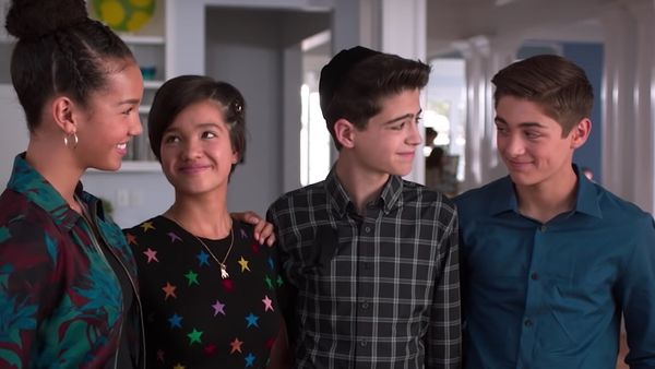 LGBTQ+ Characters In Kids' Media Won't 'Confuse' Kids, But Non-Cishet Erasure Sure Will