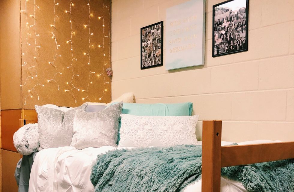 The Complete List Of Everything I Wish I DIDN’T Bring To College