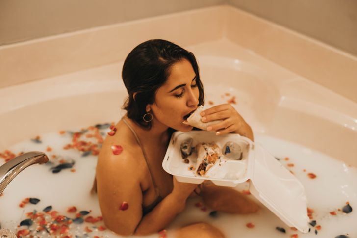 Your Skin Is Freaking Out, And 9 Other Signs You Need A Self-Care Day