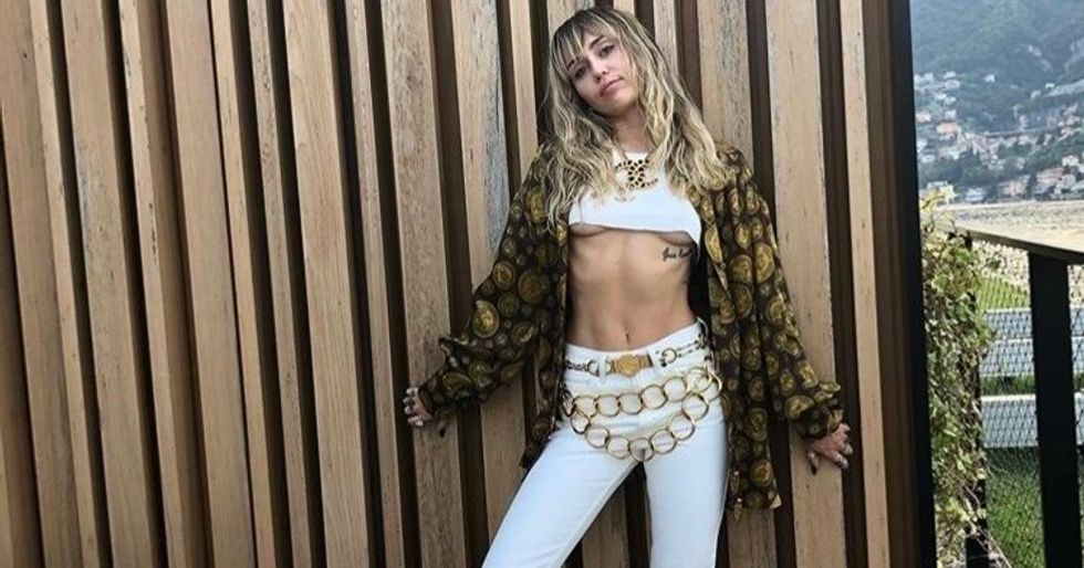 A Playlist From The iPod Of A Middle Schooler In 2010