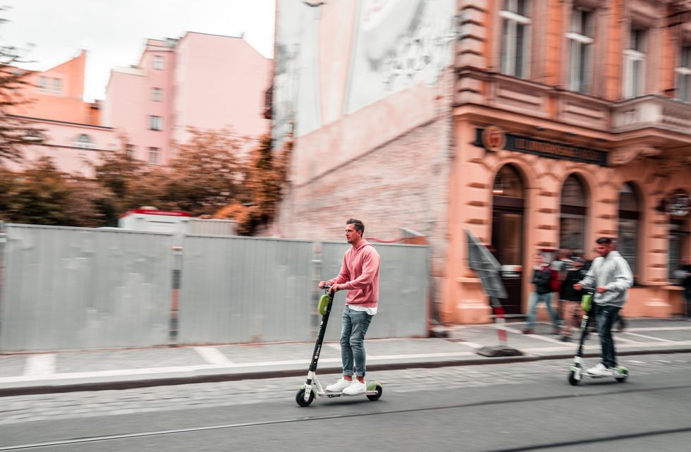 5 Safety Tips While Riding Electric Scooters in a Big City