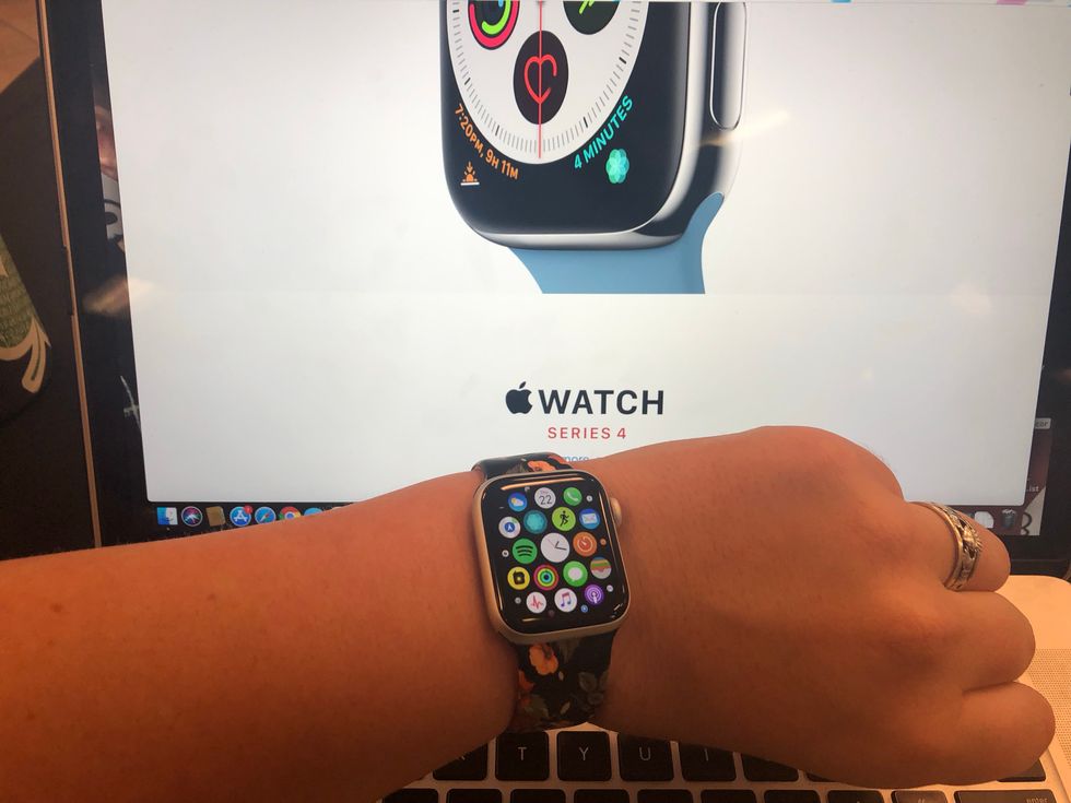 I Just Got An Apple Watch and I Highly Suggest You Get One
