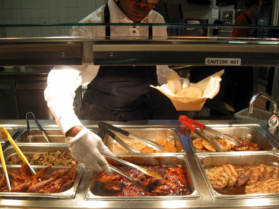 Eating Smart In The Dining Hall And Avoiding The Freshman 15