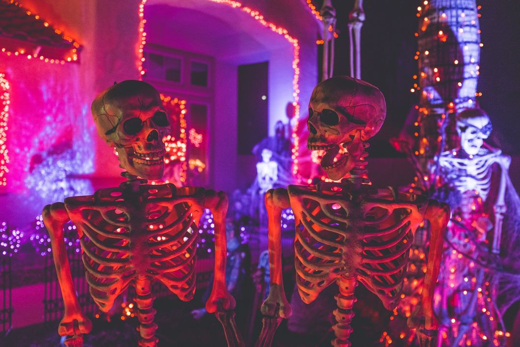 15 Things Everyone Should Do During Spooky Szn