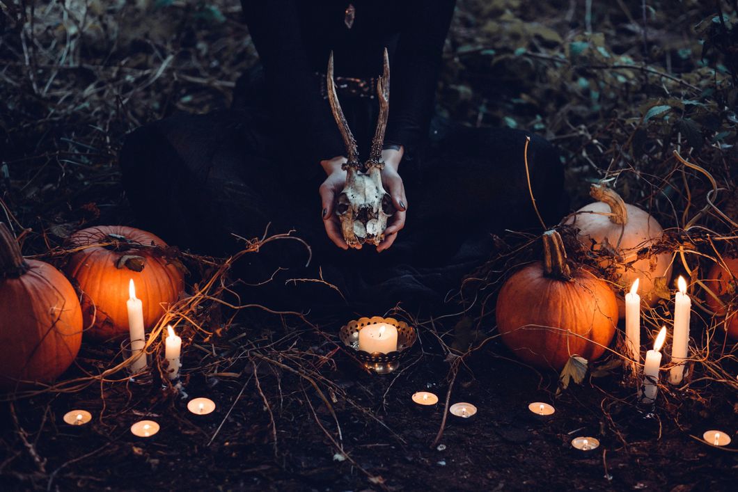 5 Ways To Kickstart The Halloween Season If You're Trying To Get Into The Spooky Spirit