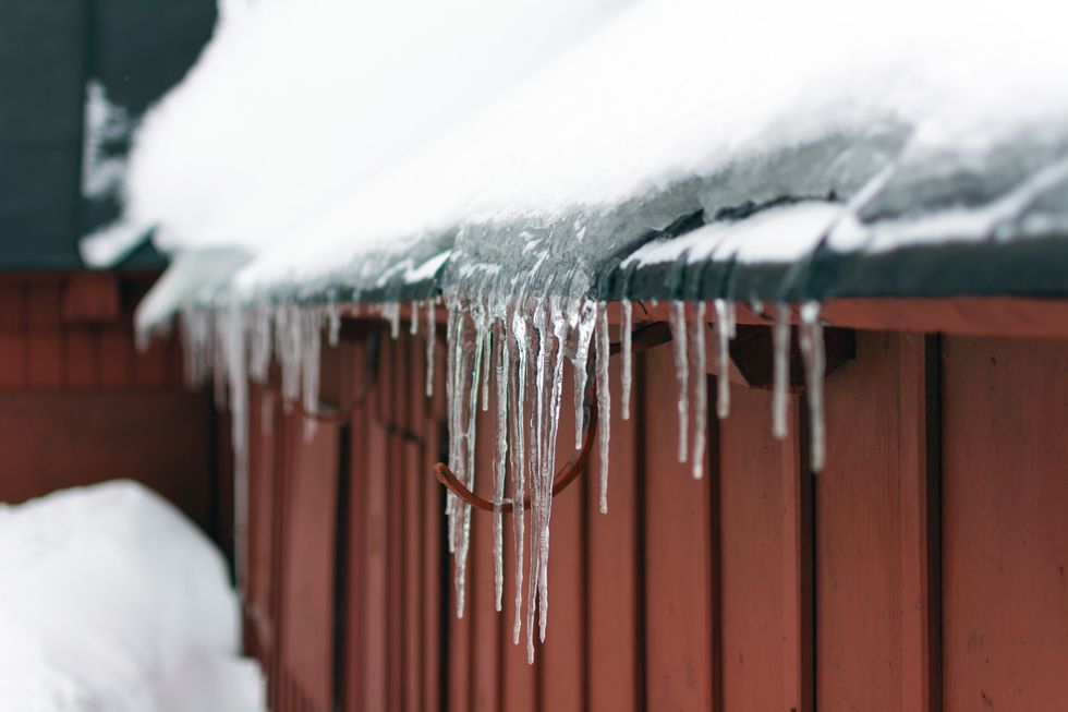 5 Thoughts People Have When It Starts To Get Cold
