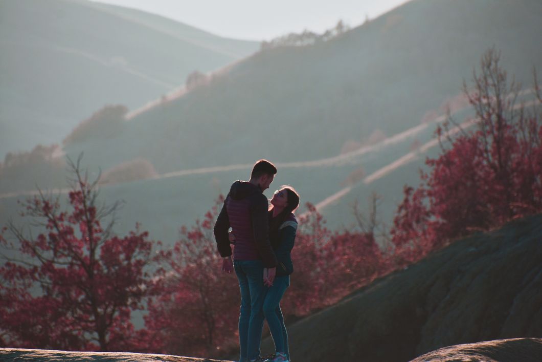 10 Dates Your Girlfriend Wants You To Take Her On This Fall