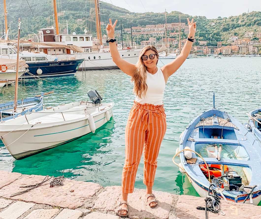 To The Girl Who Doesn't Feel Like Herself, It's OK To Admit It