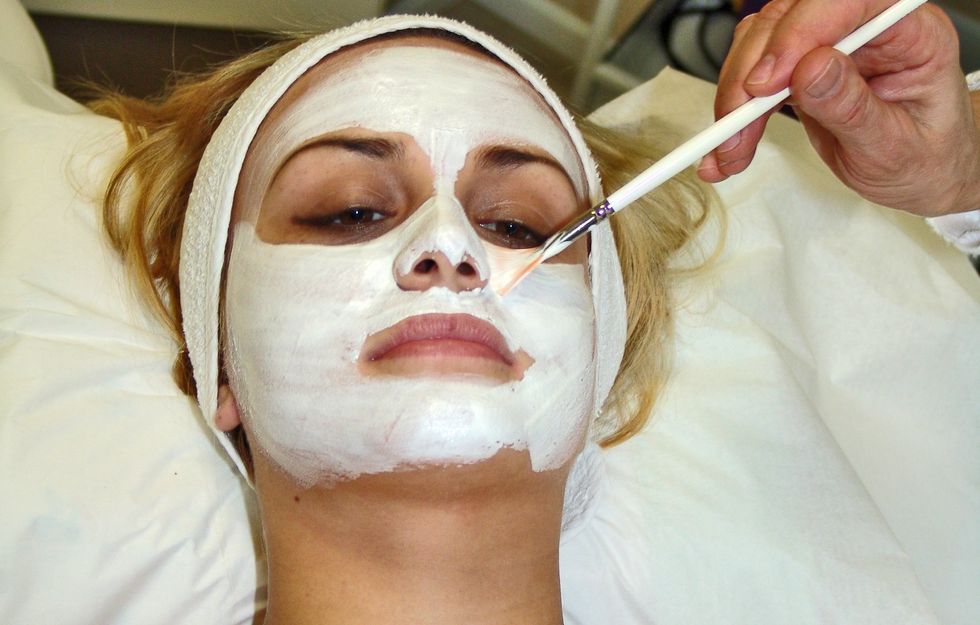 Here's What Every Girl Should Know Before Getting A Facial For The First Time