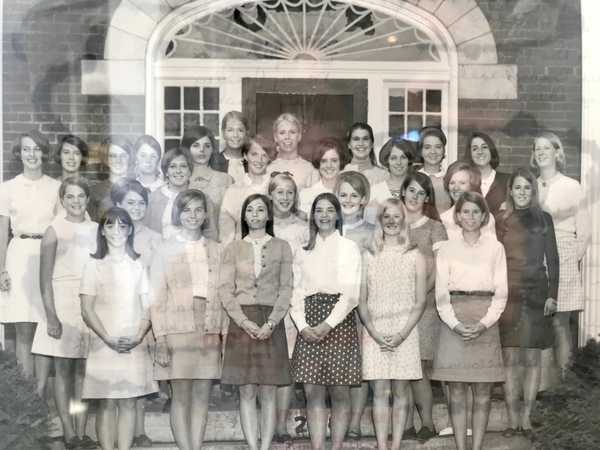 6 Ways Sorority Life Shapes Women, As Told By Alumnae