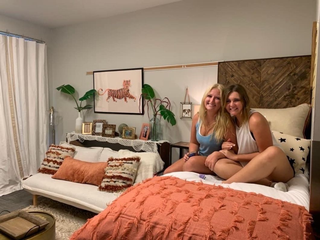 7 Best/Worst Things About Living in a Dorm