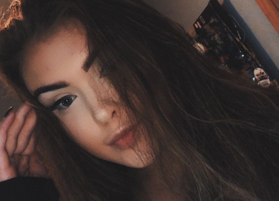 Ladies, Just Because He's Replying Doesn't Mean You Two Are 'Talking'