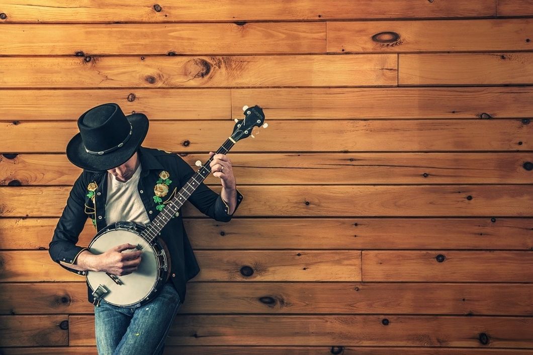 7 Songs That'll Make You Take The Country Roads Home For The Holidays