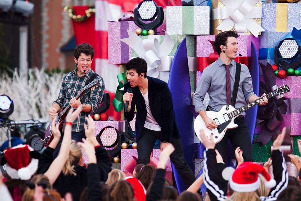 11 Jonas Brothers Holiday Tracks That Will Make True Fans Feel 'Like It's Christmas' In 2008
