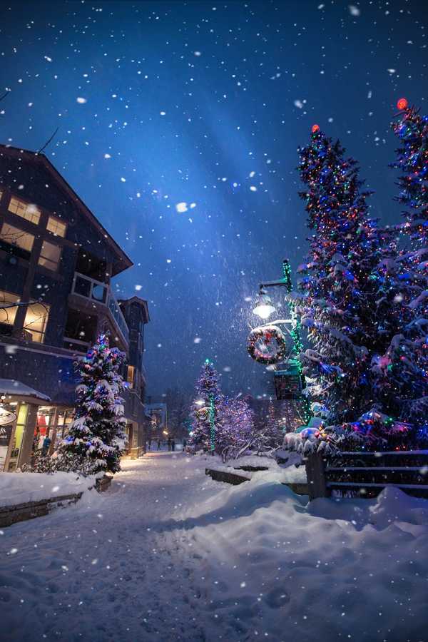5 Reasons You Should NEVER Listen To Christmas Music ANYTIME Before December 1st
