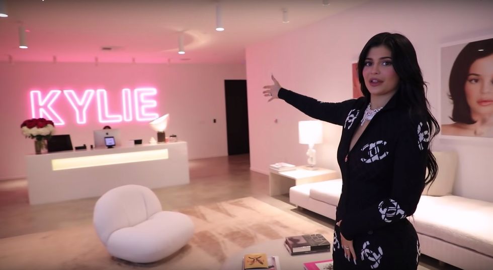 Kylie Sold 51 Percent Of Kylie Cosmetics For $600M, Here's How She Should Use It Instead Of Upping Her Net Worth