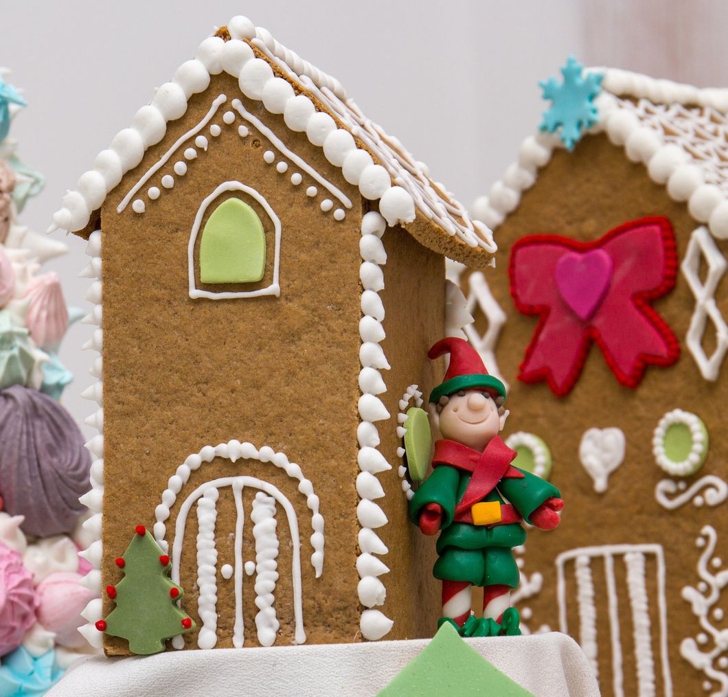 How to Make a Gingerbread MANSION