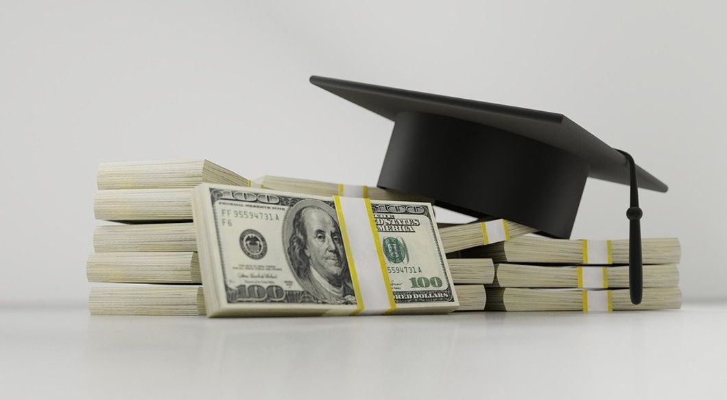 The Financial Aid System Is Breaking And So Are College Students' Banks