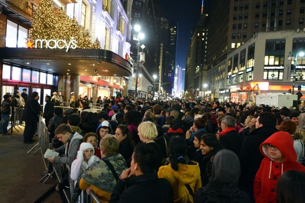 Dear Black Friday Shopper, You Don't Get To Be Rude To Store Employees Just Because It's 7 AM