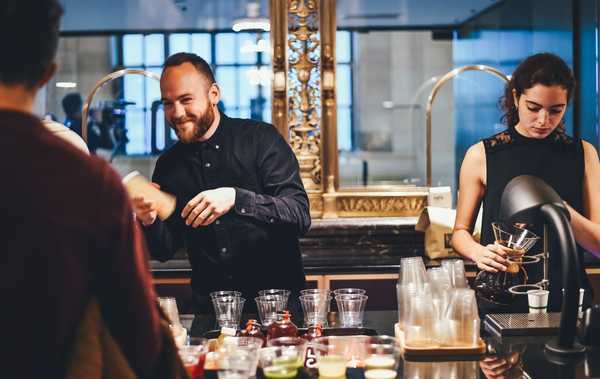 I'm A Bartender And Getting Your Drink Order Right Is WAY HARDER Than It Looks