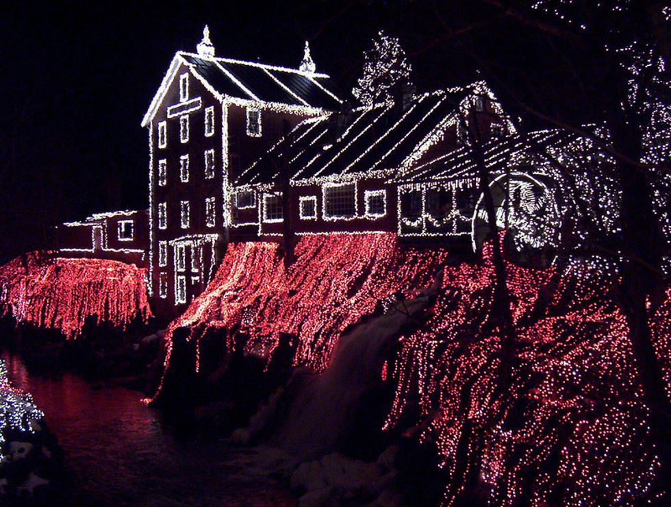 10 Christmas Light Displays In Ohio That'll Make You Feel Warm And Fuzzy When It's 20 Degrees Outside