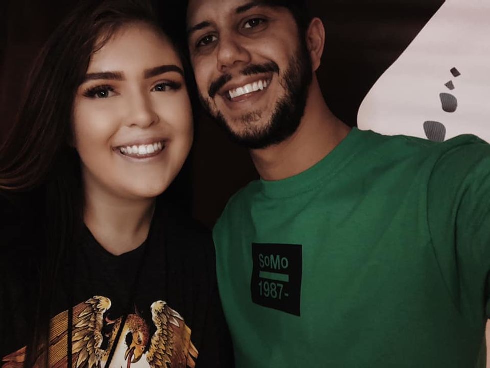 There's A Difference Between Being a "Fan" and a "Groupie"