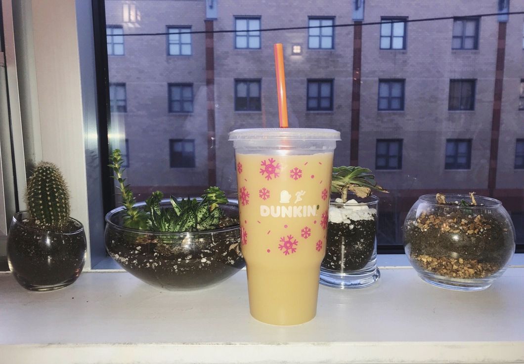Dunkin's Toasted Gingerbread Drink Tastes Like S'Mores In Your Mouth, And I CAN'T STOP Drinking It