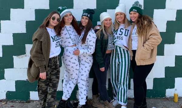 11 Things You Know To Be True If You're A Small Town Girl Who Moved To A Big State School