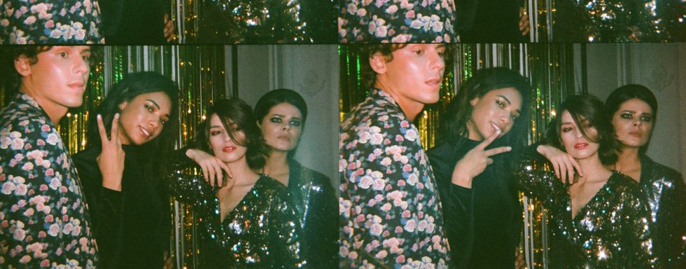 7 Memorable Ways To Ring In The New Year When You're Single And Not Yet 21