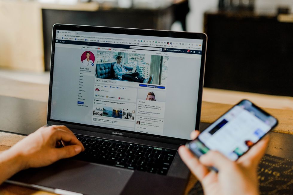 8 Ways To Land A Job Using Your Social Media Profiles