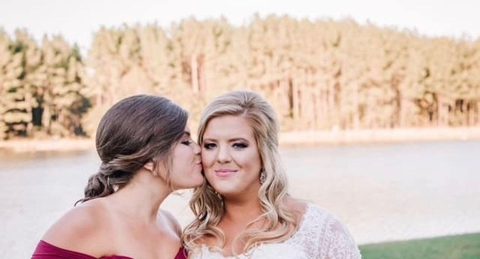 8 Advantages I Had Growing Up With A Sister 8 Years Older Than Me