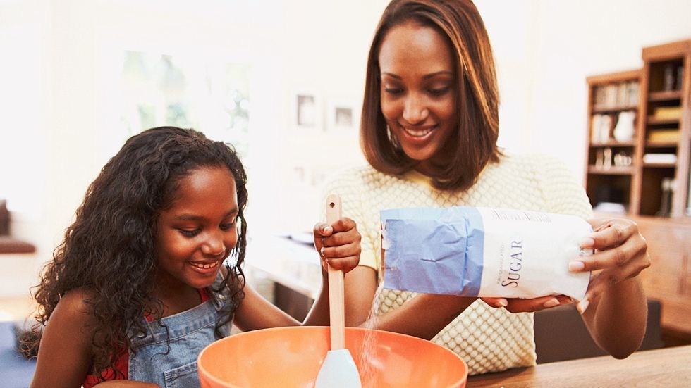 Dear Modern Feminists, Mocking Traditional Housewives Isn’t Empowerment, It’s Hypocrisy