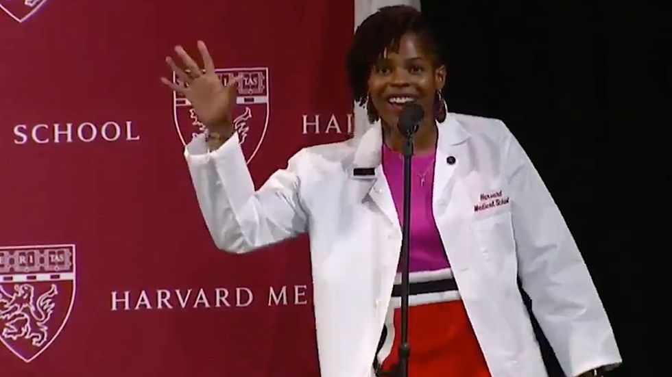 Lash Nolen Is Harvard Med's First Black Woman Class President, And That's Good News For The Future Of Higher Education
