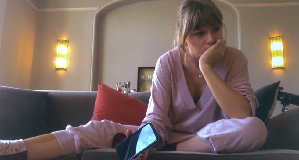 Taylor Swift Fans With 'Lover' Tour Tickets Should Brace For A Cruel Coronavirus Summer