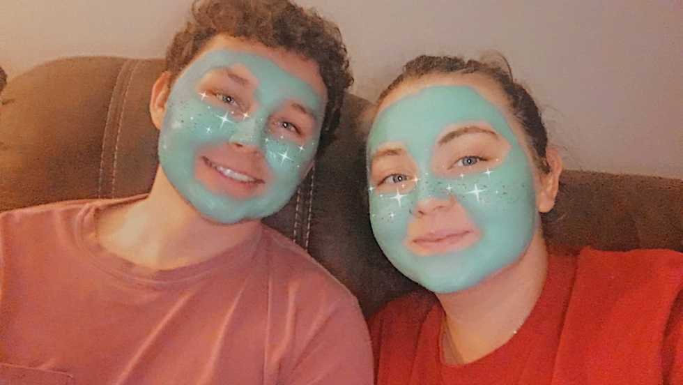 Dear Diary, I'm Quarantined With My Boyfriend And I Ask Him Every 5 Seconds If He Still Loves Me