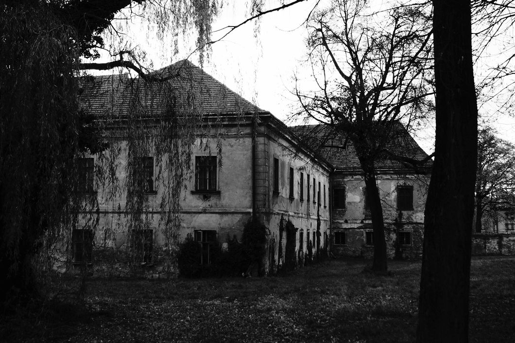 6 Supposedly Haunted Locations in North Carolina