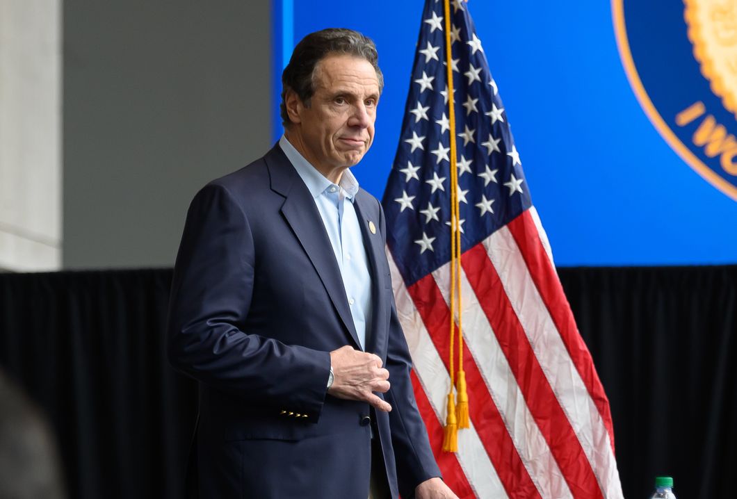 Andrew Cuomo Is Making It Mandatory For New Yorkers To Wear Face Masks If Not Social Distancing