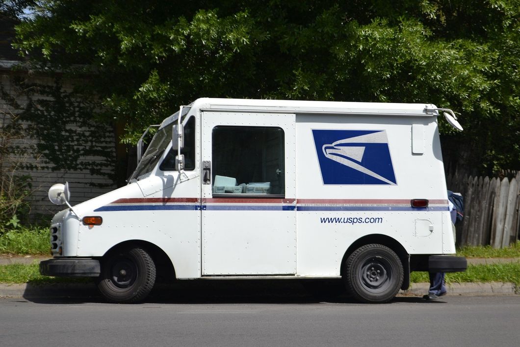 7 Reasons Why I'm Begging You To Help The United States Postal Services