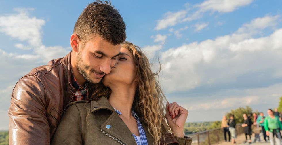 The Absolute Best Dating Apps To Try If You're Swiping For Love In Lockdown